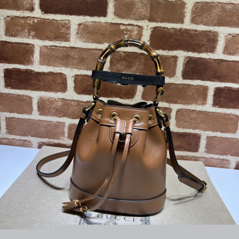 G*u*i bucket bags